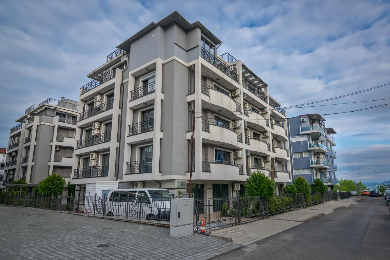 Cozy One-Bedroom Apartment In Night Breeze 부르가스 외부 사진